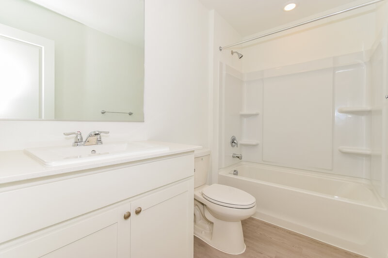 1,760/Mo, 1024 Calley Pear Trl Princeton, TX 75407 Bathroom View