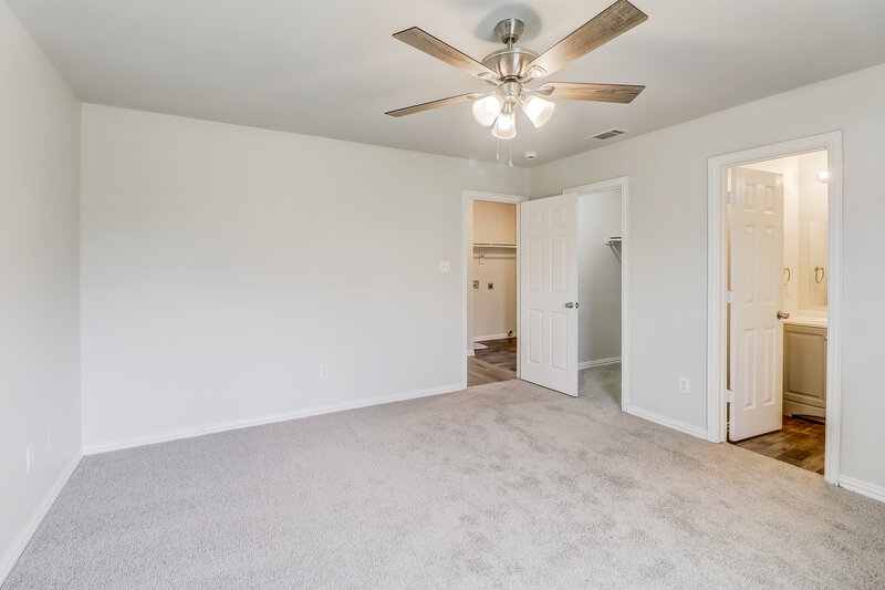 1,905/Mo, 13718 Vida Ln Dallas, TX 75253 Main Bedroom View