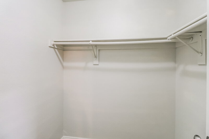 1,905/Mo, 13718 Vida Ln Dallas, TX 75253 Walk In Closet View