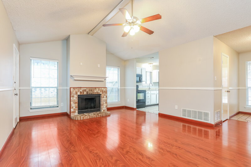 1,840/Mo, 1114 Hidden Creek Dr Mansfield, TX 76063 Living Room View