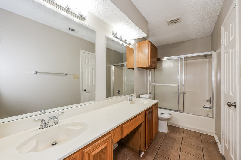 2,395/Mo, 1316 Ivy Creek Dr Mansfield, TX 76063 Main Bathroom View