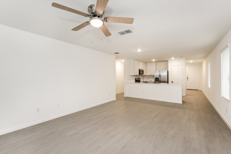 2,150/Mo, 201 Sycamore Pl Wilmer, TX 75172 Living Room View 2