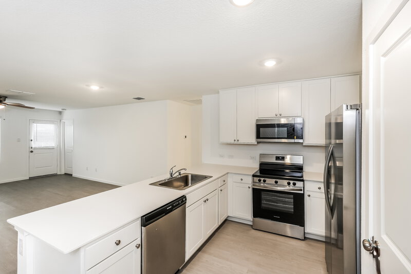 2,150/Mo, 201 Sycamore Pl Wilmer, TX 75172 Kitchen View 2