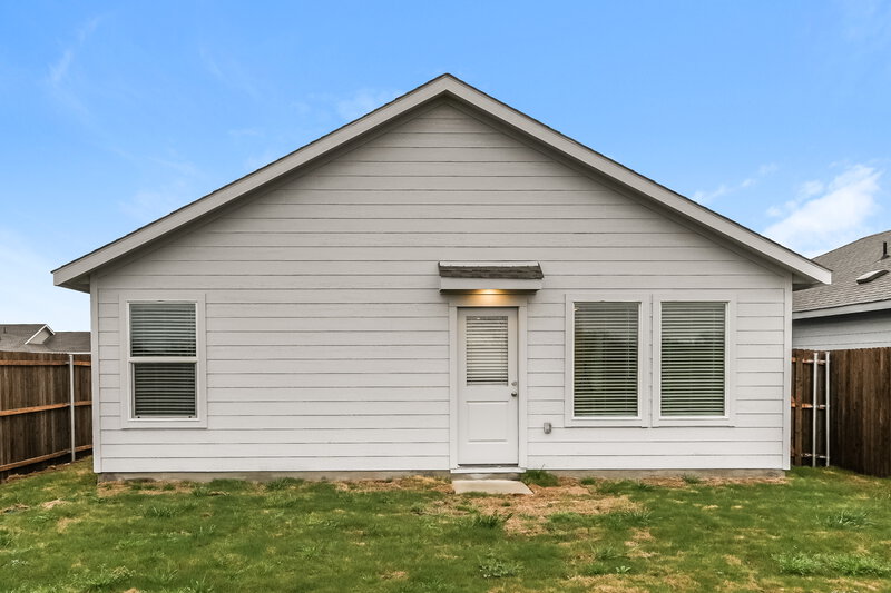 2,150/Mo, 201 Sycamore Pl Wilmer, TX 75172 Rear View 2