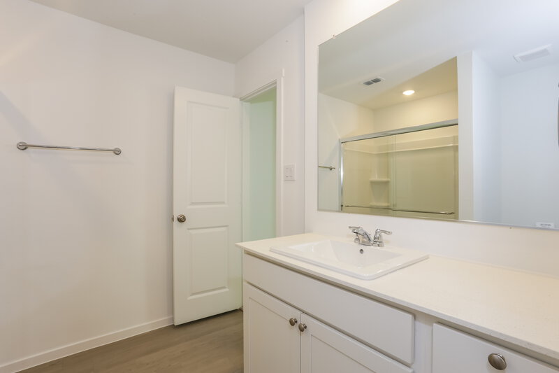 1,920/Mo, 1725 Crossbill St Forney, TX 75126 Main Bathroom View