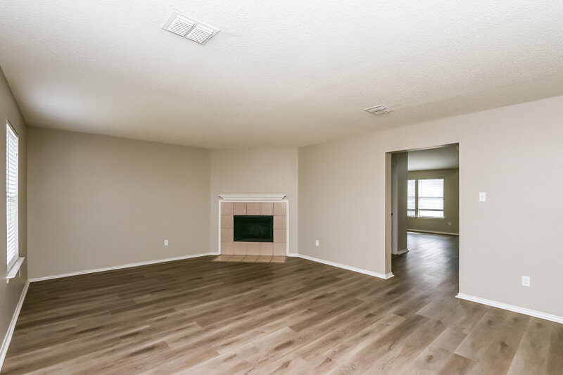 2,110/Mo, 512 Alex St Saginaw, TX 76179 Living Room View