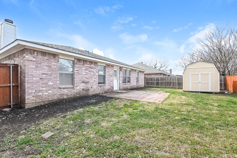 2,110/Mo, 512 Alex St Saginaw, TX 76179 Rear View