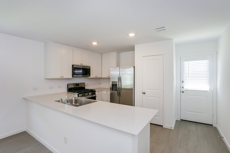 1,915/Mo, 1612 Limpkin Dr Fort Worth, TX 76140 Kitchen View