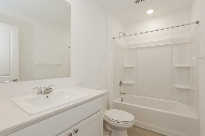 1,915/Mo, 1612 Limpkin Dr Fort Worth, TX 76140 Bathroom View