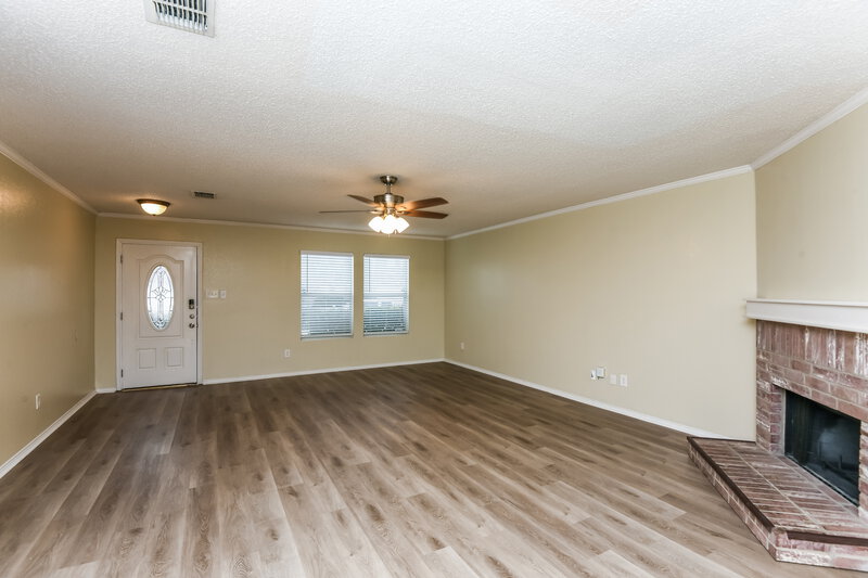 2,045/Mo, 3956 Golden Horn Ln Fort Worth, TX 76123 Living Room View