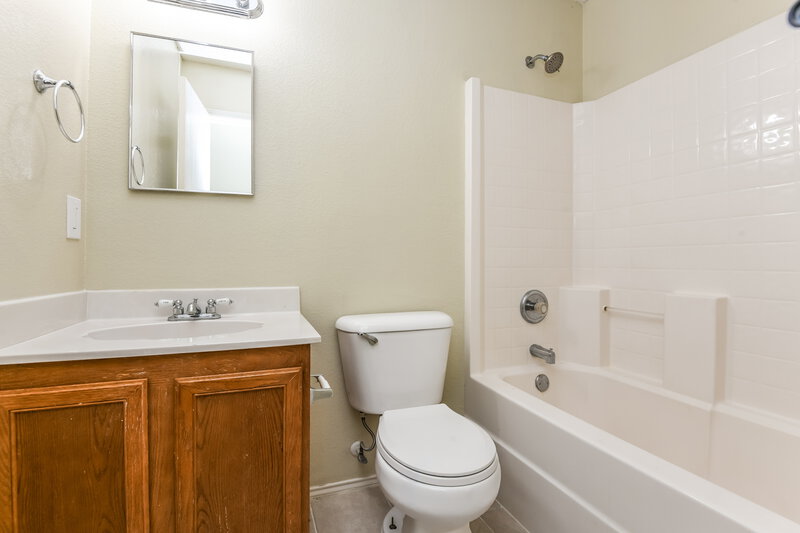 2,045/Mo, 3956 Golden Horn Ln Fort Worth, TX 76123 Bathroom View