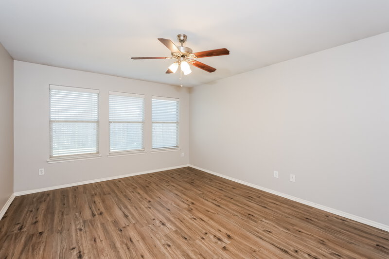 1,825/Mo, 2026 Allyson Dr Heartland, TX 75126 Main Bedroom View