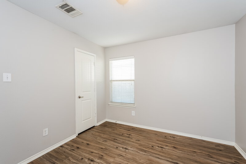 1,825/Mo, 2026 Allyson Dr Heartland, TX 75126 Bedroom View