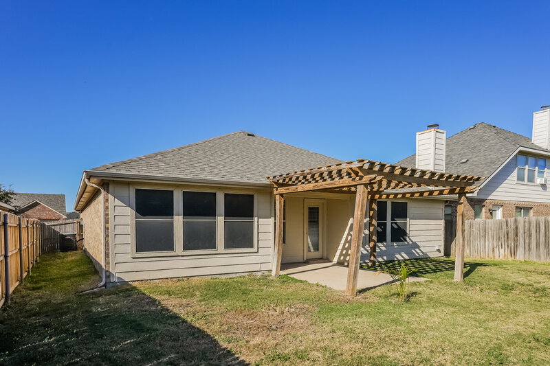1,825/Mo, 2026 Allyson Dr Heartland, TX 75126 Rear View 2