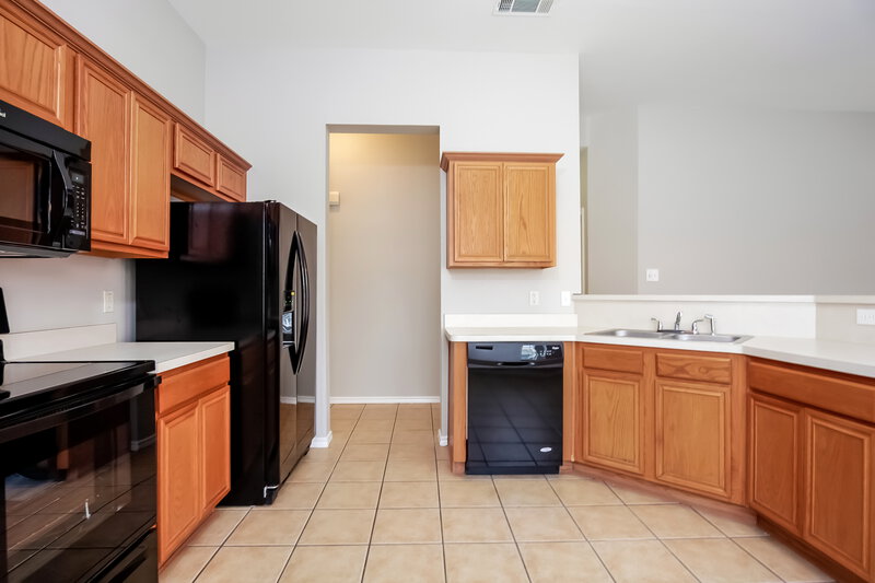 2,990/Mo, 744 Fox Run Trl Saginaw, TX 76179 Kitchenlarge View 3
