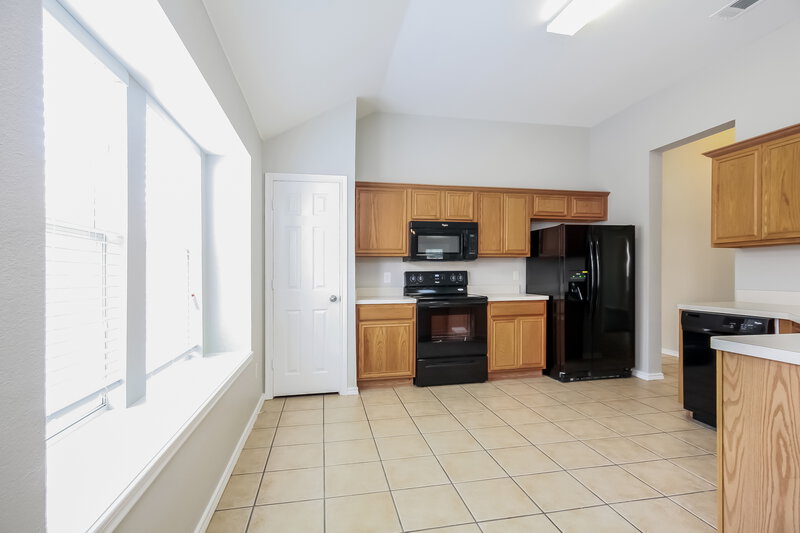 2,990/Mo, 744 Fox Run Trl Saginaw, TX 76179 Kitchenlarge View 4