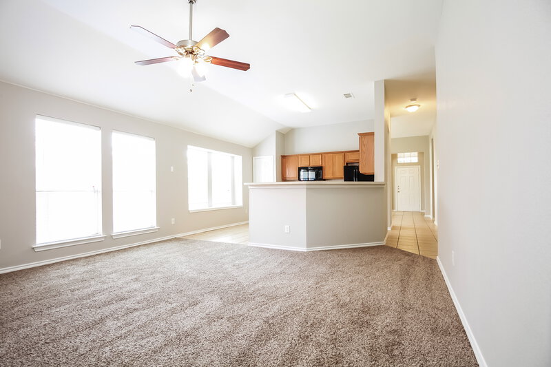 2,990/Mo, 744 Fox Run Trl Saginaw, TX 76179 Family Roomlarge View 2