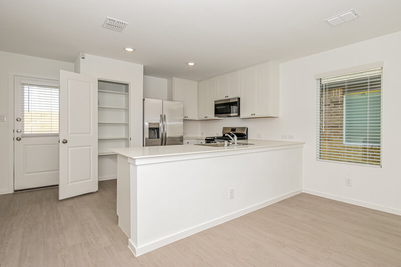 1,850/Mo, 1603 Sparrow Hawk Rd Forney, TX 75126 Kitchen View