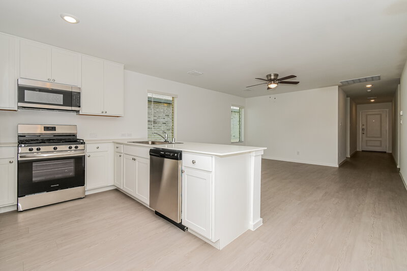 1,850/Mo, 1603 Sparrow Hawk Rd Forney, TX 75126 Kitchen View 3