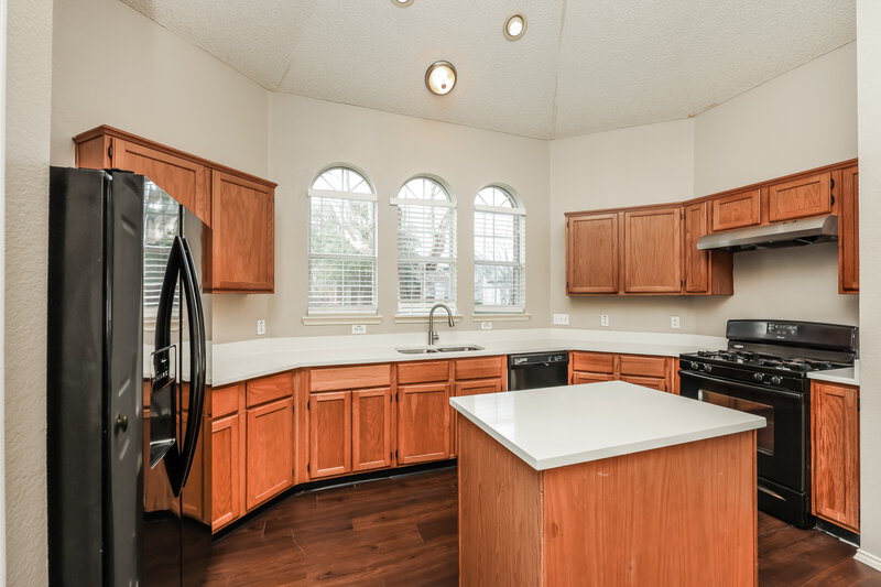 1,975/Mo, 2136 Birch Bnd Mesquite, TX 75181 Kitchen View