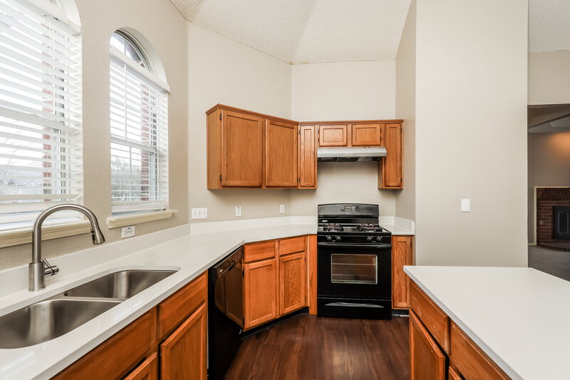 1,975/Mo, 2136 Birch Bnd Mesquite, TX 75181 Kitchen View 2