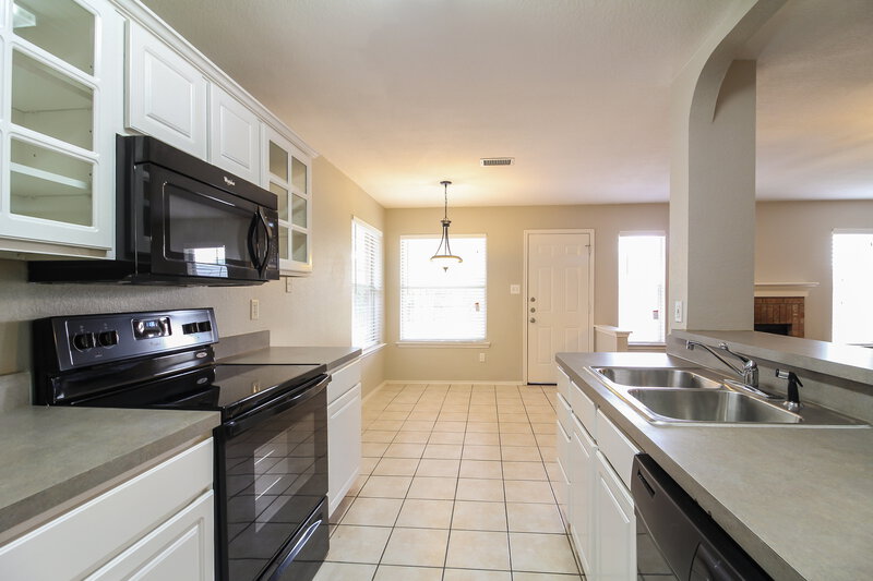 2,180/Mo, 709 Lisa St Burleson, TX 76028 Kitchen View 2
