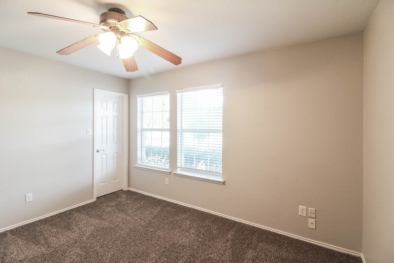 2,180/Mo, 709 Lisa St Burleson, TX 76028 Bedroom View