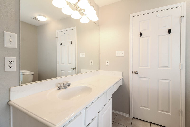 2,180/Mo, 709 Lisa St Burleson, TX 76028 photo View