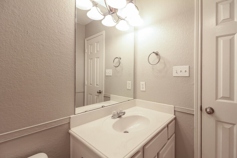 2,180/Mo, 709 Lisa St Burleson, TX 76028 photo View 2
