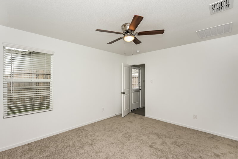 2,065/Mo, 1616 Limpkin Dr Fort Worth, TX 76140 Main Bedroom View