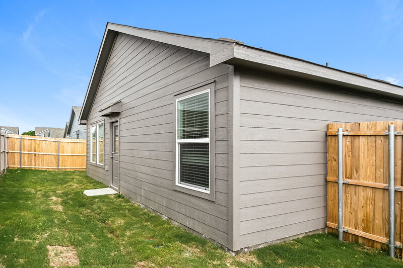 2,065/Mo, 1616 Limpkin Dr Fort Worth, TX 76140 Rear View