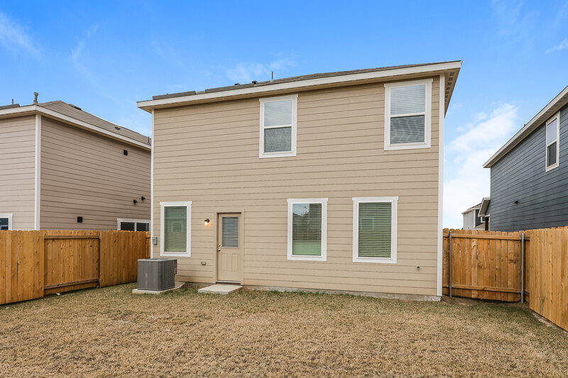 1,945/Mo, 1218 Kings Pl Crandall, TX 75114 Rear View