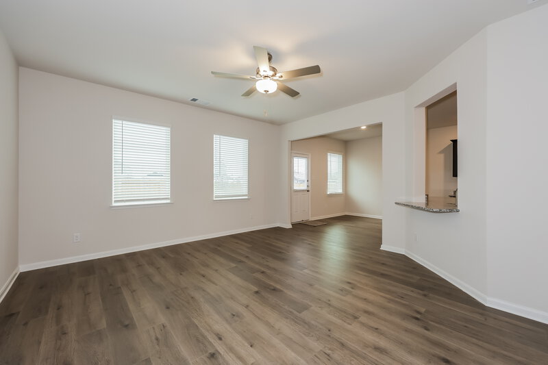 2,040/Mo, 1208 Kings Pl Crandall, TX 75114 Living Room View 3