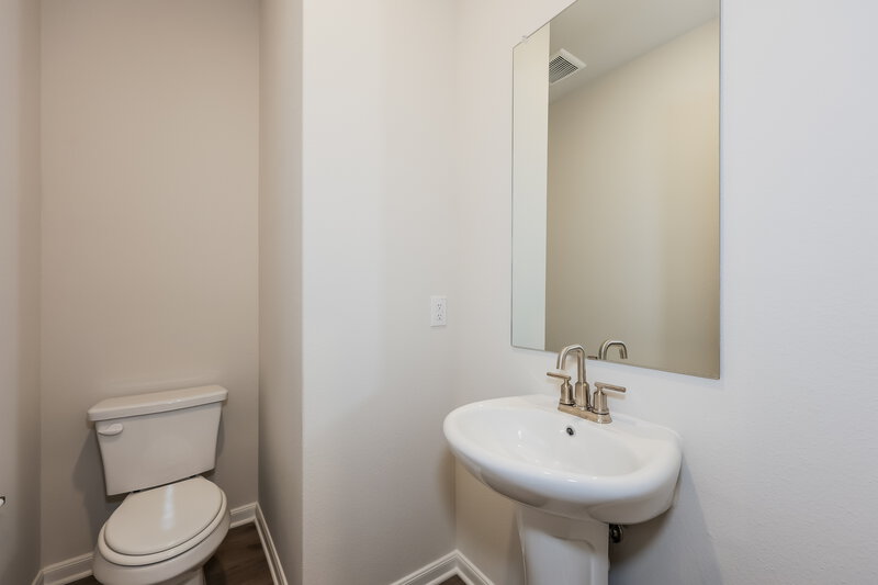 2,040/Mo, 1208 Kings Pl Crandall, TX 75114 Bathroom View 2