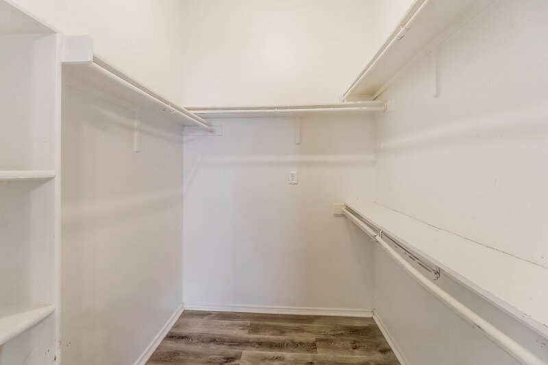 2,155/Mo, 1333 Rosewood Ln Lancaster, TX 75146 Walk In Closet View