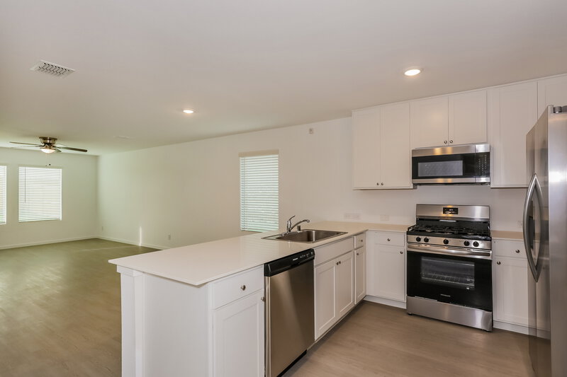 2,015/Mo, 1611 Sparrow Hawk Rd Forney, TX 75126 Kitchen View 2