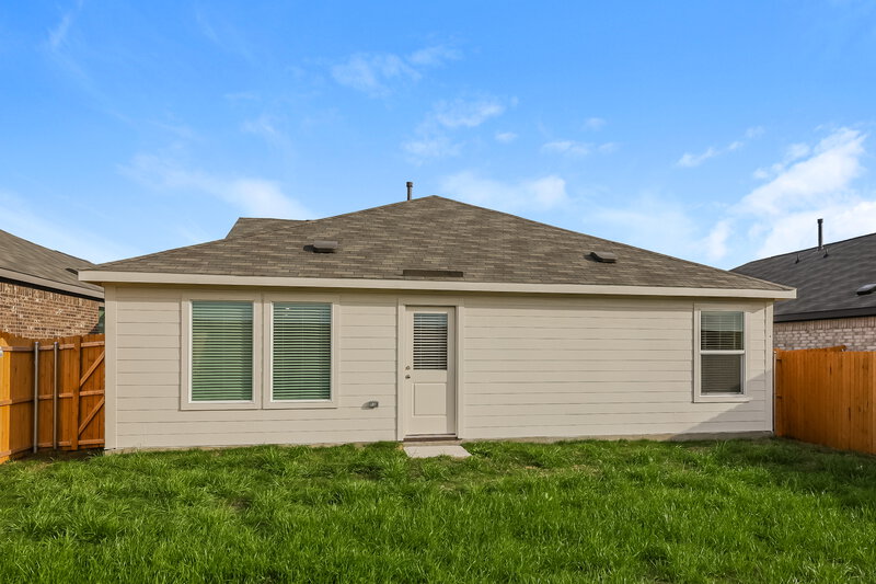 2,015/Mo, 1611 Sparrow Hawk Rd Forney, TX 75126 Rear View