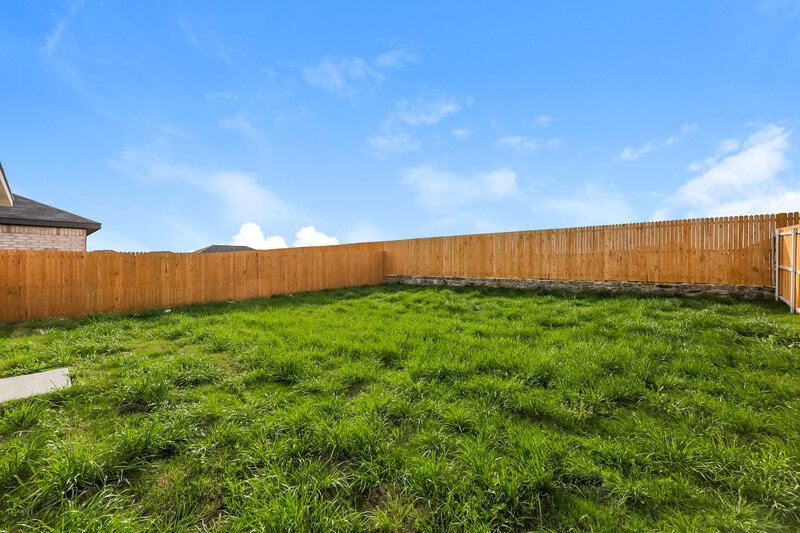 2,015/Mo, 1611 Sparrow Hawk Rd Forney, TX 75126 Backyard View