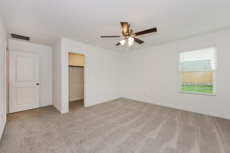 1,940/Mo, 1621 Sparrow Hawk Rd Forney, TX 75126 Main Bedroom View