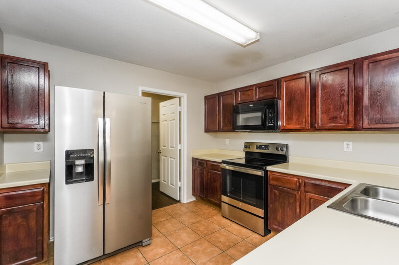 2,100/Mo, 205 Crescent Ridge Dr Fort Worth, TX 76140 Kitchen View