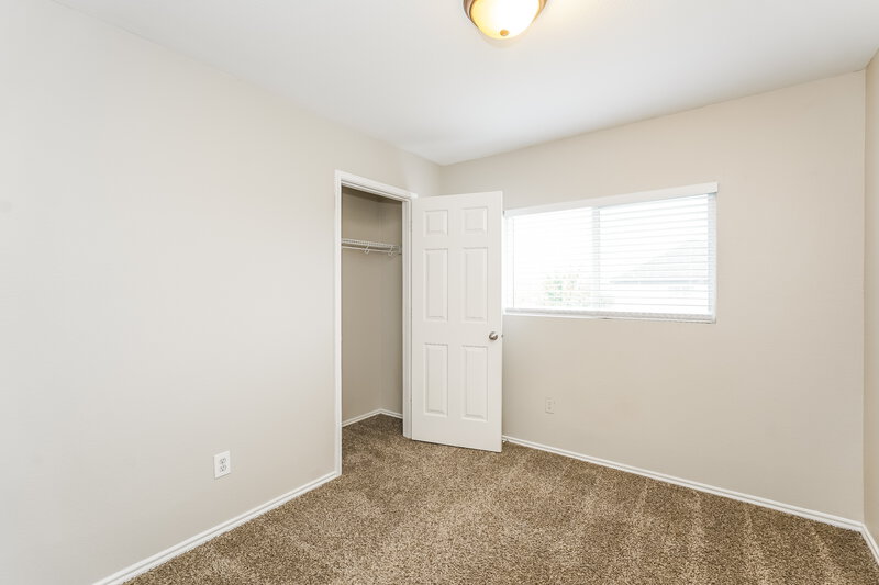 2,100/Mo, 205 Crescent Ridge Dr Fort Worth, TX 76140 Bedroom View 2