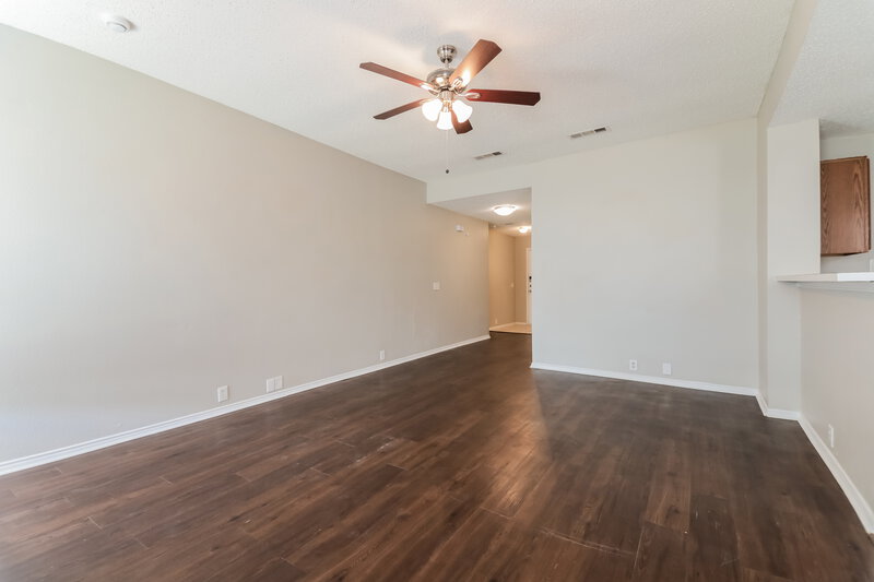 1,905/Mo, 1308 Wintercreek Dr Denton, TX 76210 Living Room View 3
