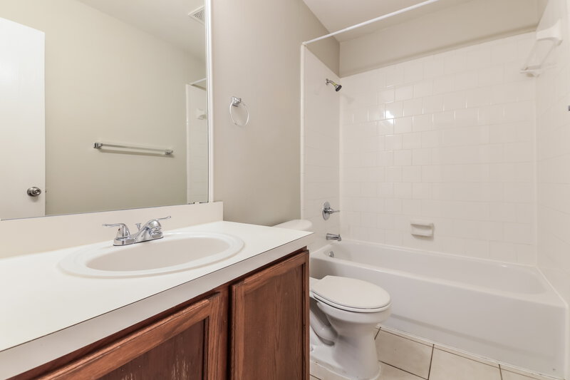 1,905/Mo, 1308 Wintercreek Dr Denton, TX 76210 Bathroom View