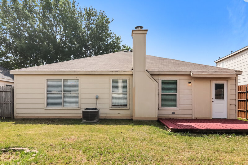 1,905/Mo, 1308 Wintercreek Dr Denton, TX 76210 Rear View