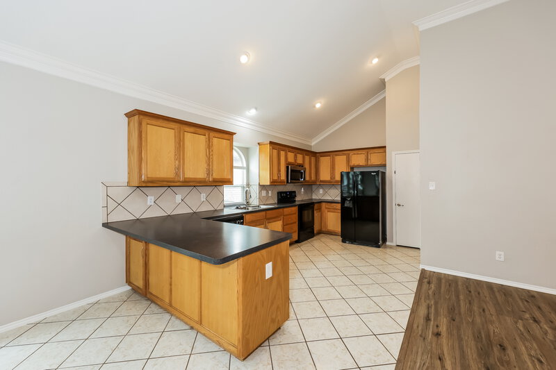 2,275/Mo, 9700 Minton Dr Fort Worth, TX 76108 Kitchen View