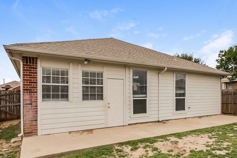 2,275/Mo, 9700 Minton Dr Fort Worth, TX 76108 Rear View 2