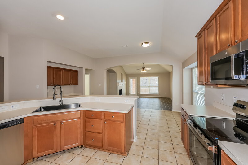 2,170/Mo, 14104 Golden Pass Rd Balch Springs, TX 75181 Kitchen View 2
