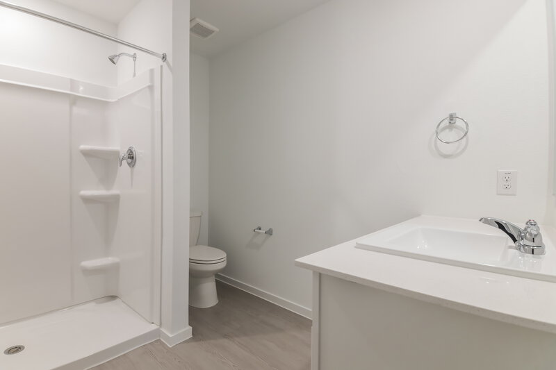 1,785/Mo, 1040 Calley Pear Trl Princeton, TX 75407 Main Bathroom View