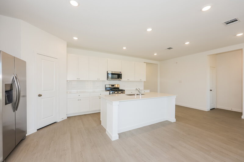 2,150/Mo, 2238 Mustang Ghost Trl Crandall, TX 75114 Kitchen View
