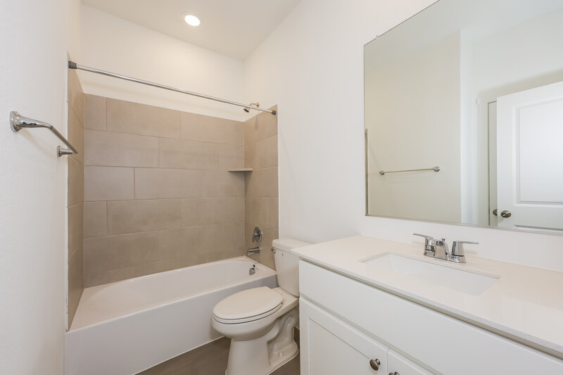 2,150/Mo, 2238 Mustang Ghost Trl Crandall, TX 75114 Bathroom View